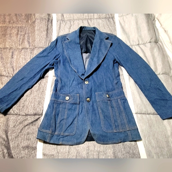 So Cute Vintage LEE Denim Jacket~Excellent Condition~36 R~Like New~Spring - Picture 1 of 9